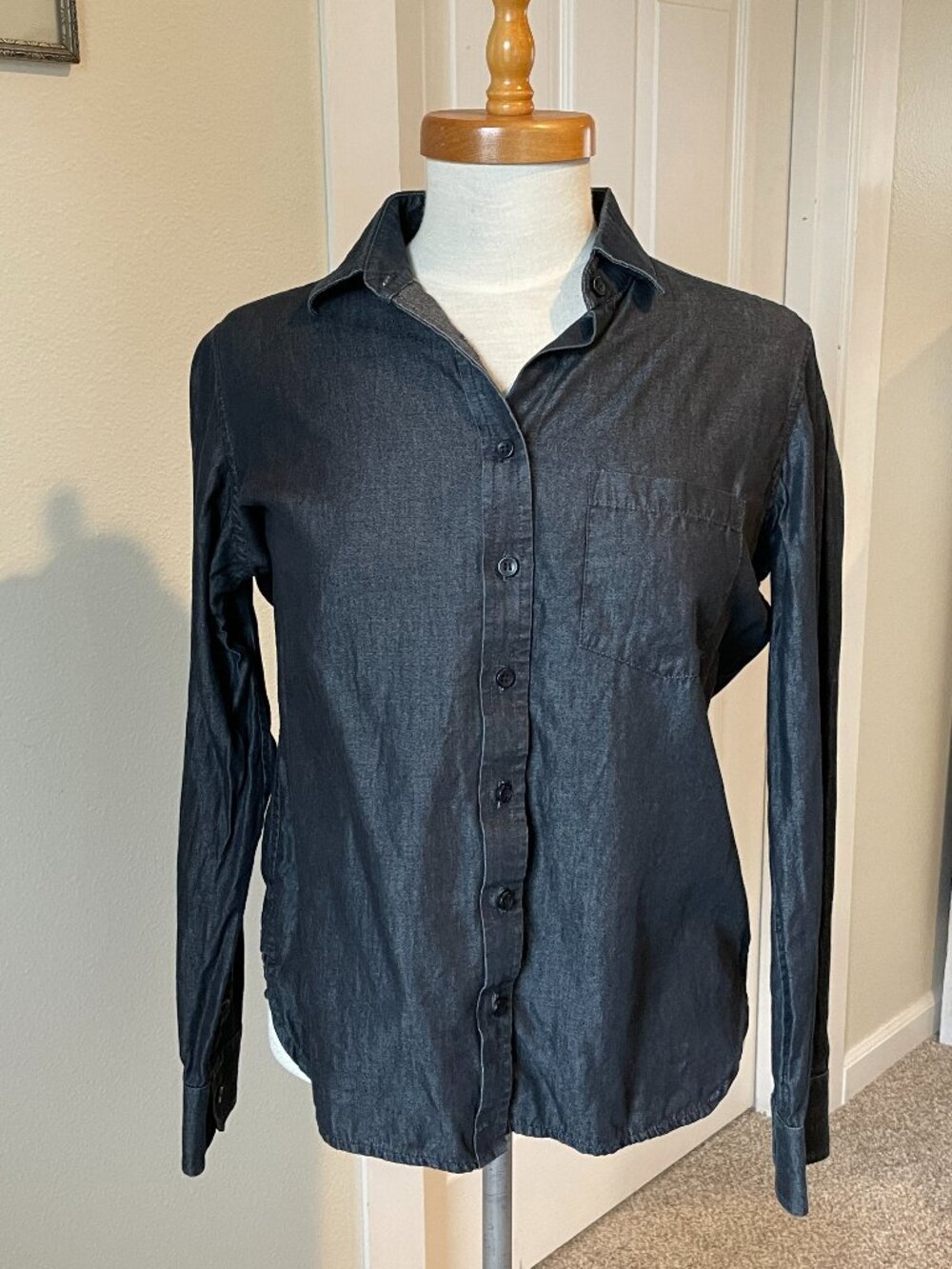 Tradlands Long Sleeve Button Down Shirt Black with Sheen Made in USA Old Label S